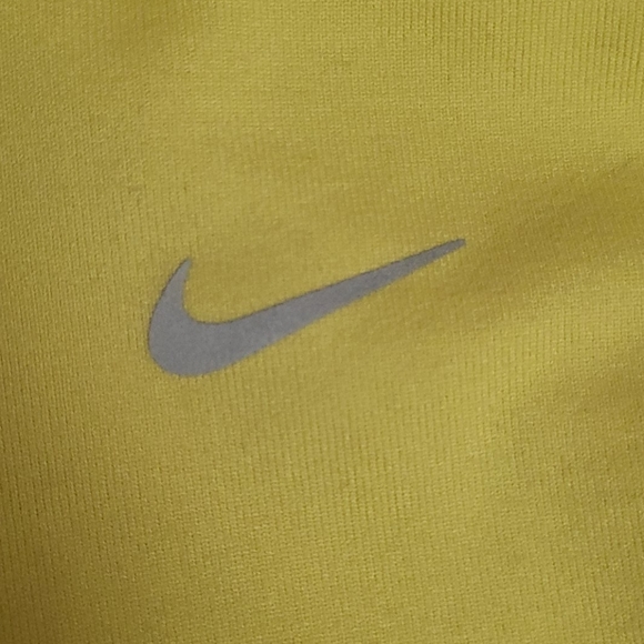 A jacket - Picture 2 of 3